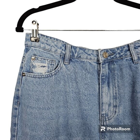 MISSGUIDED High Waisted Rip Straight Raw Hem Jeans - Picture 4 of 11